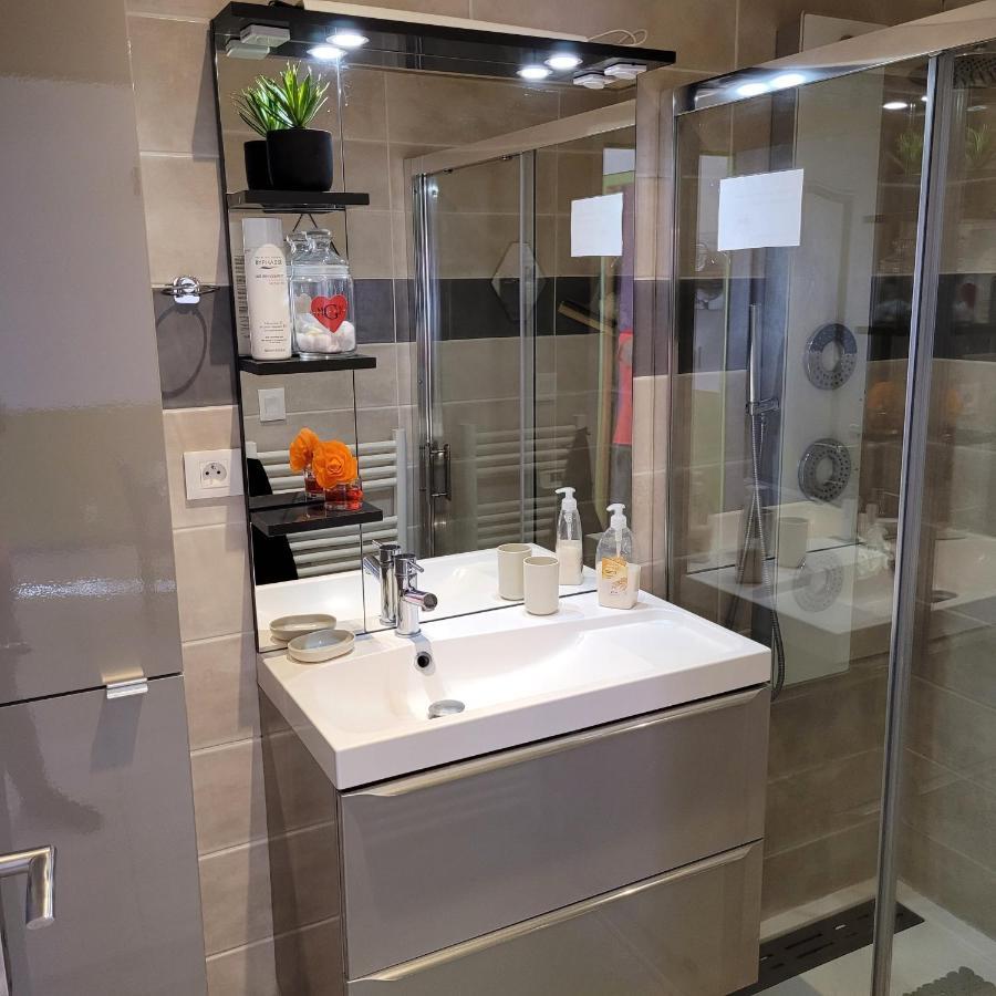 Appartement Agreable Et Spacieux Ensoleille Valros Bagian luar foto